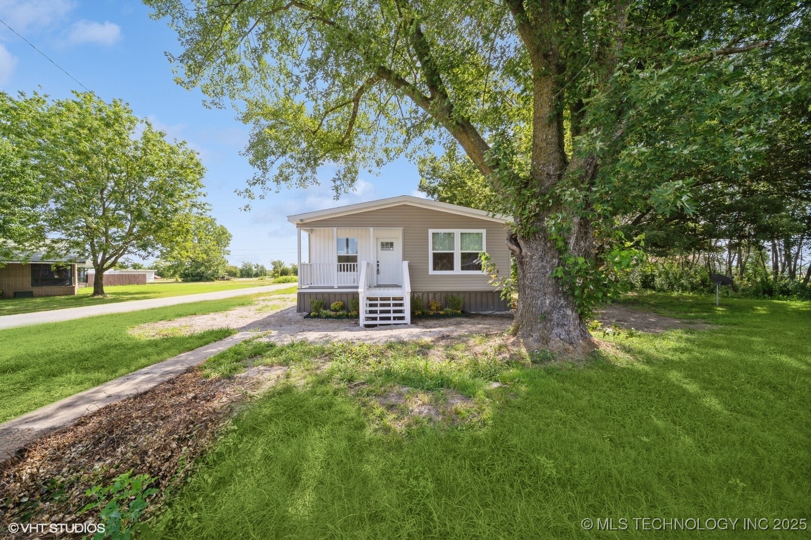 108 Oak Street Property Photo 1