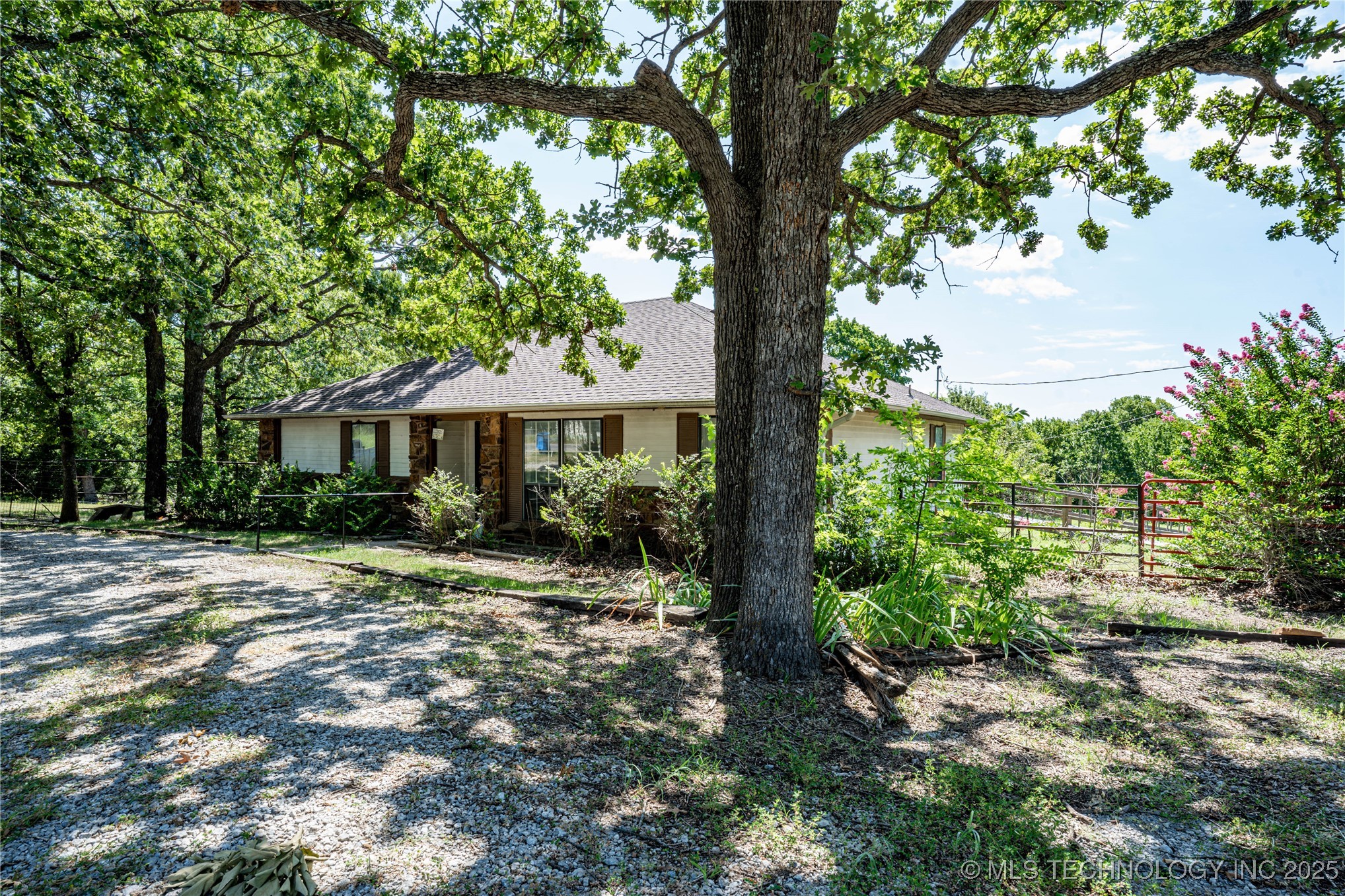 195 Cr 1755 Property Photo 3