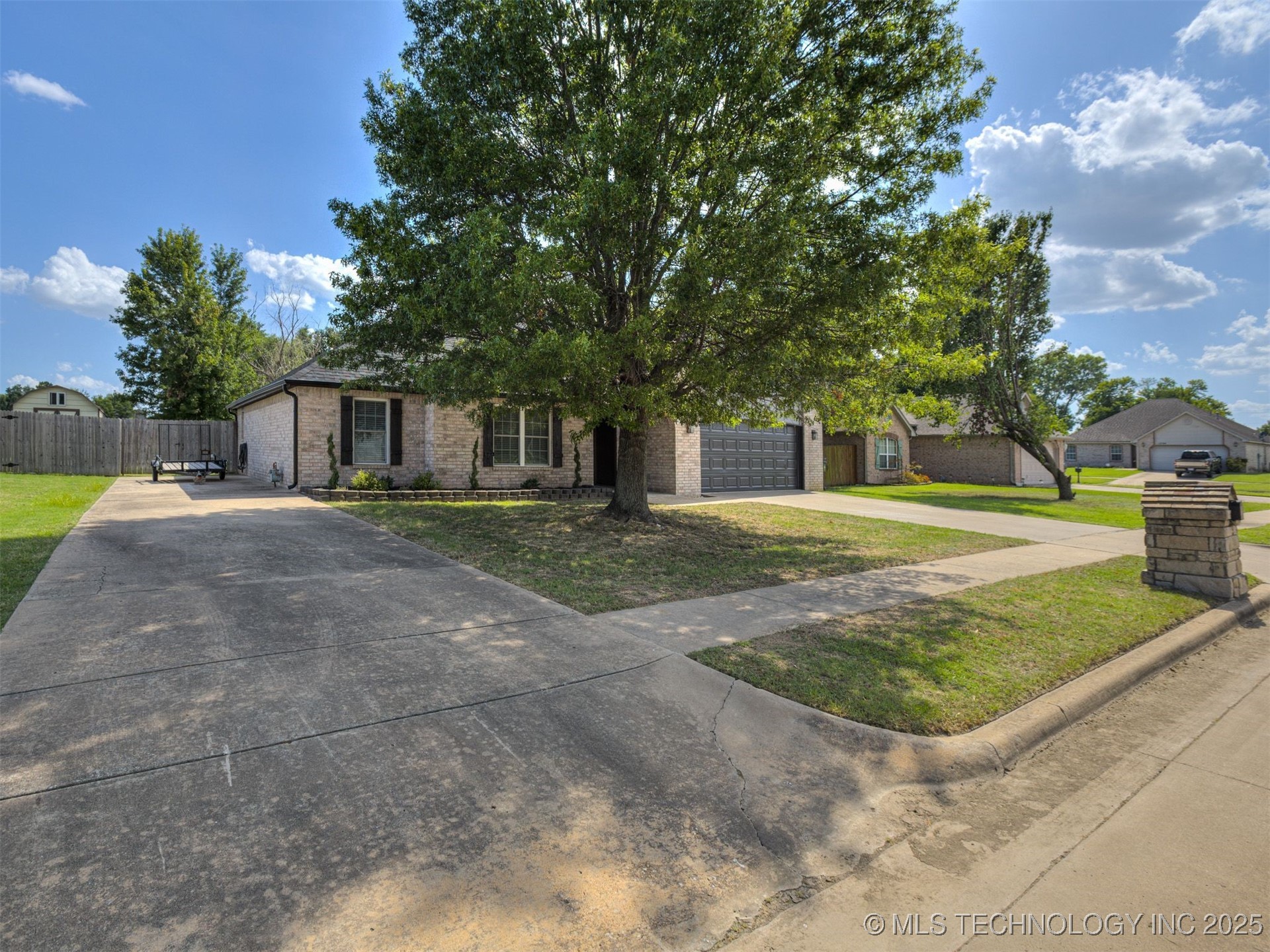 13146 E 128th Street N Property Photo 2