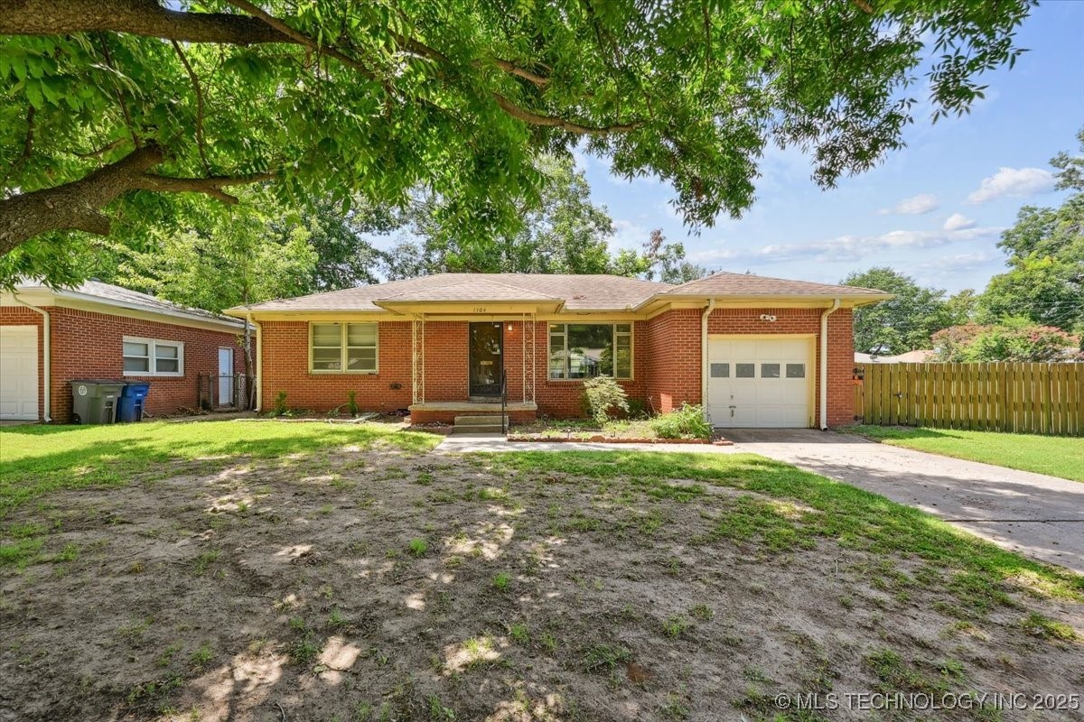 1104 E 53rd Place Property Photo 2
