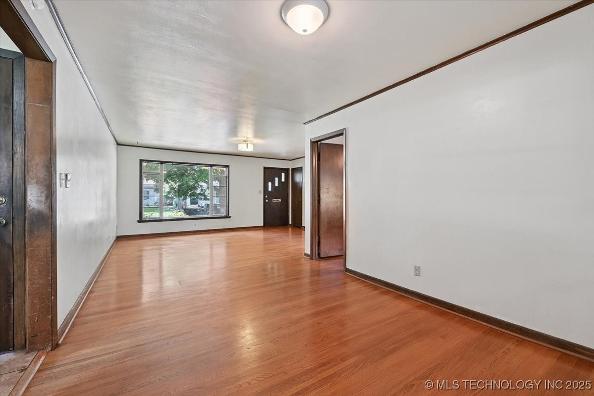 1104 E 53rd Place Property Photo 7