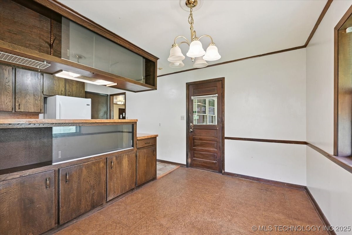 1104 E 53rd Place Property Photo 12