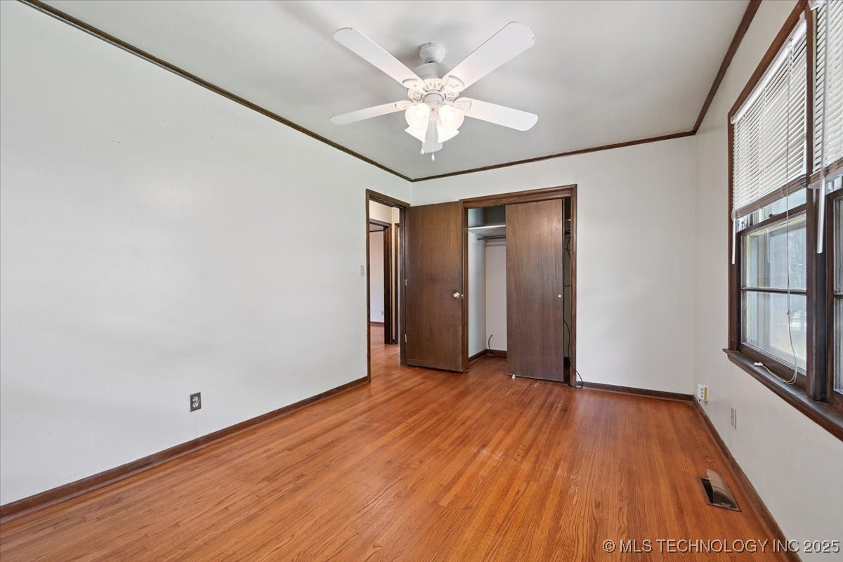1104 E 53rd Place Property Photo 17