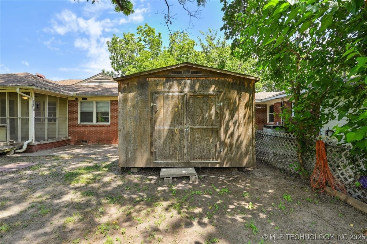 1104 E 53rd Place Property Photo 25
