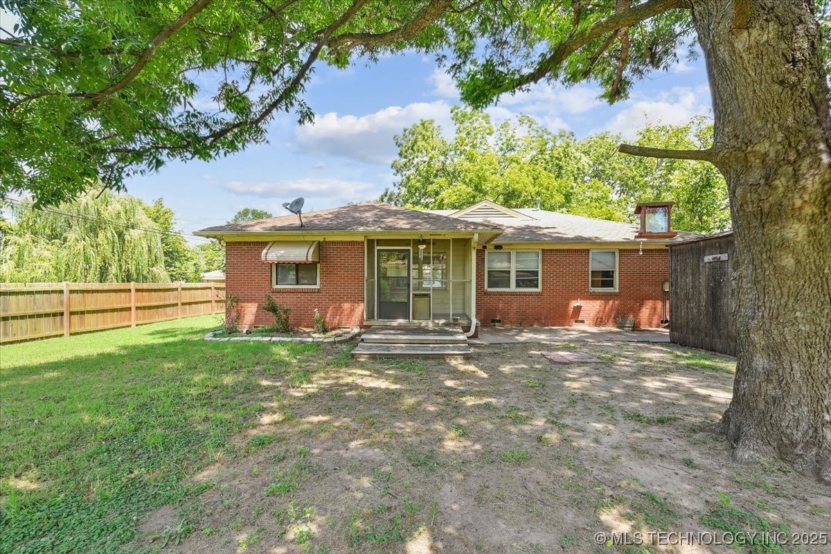 1104 E 53rd Place Property Photo 28