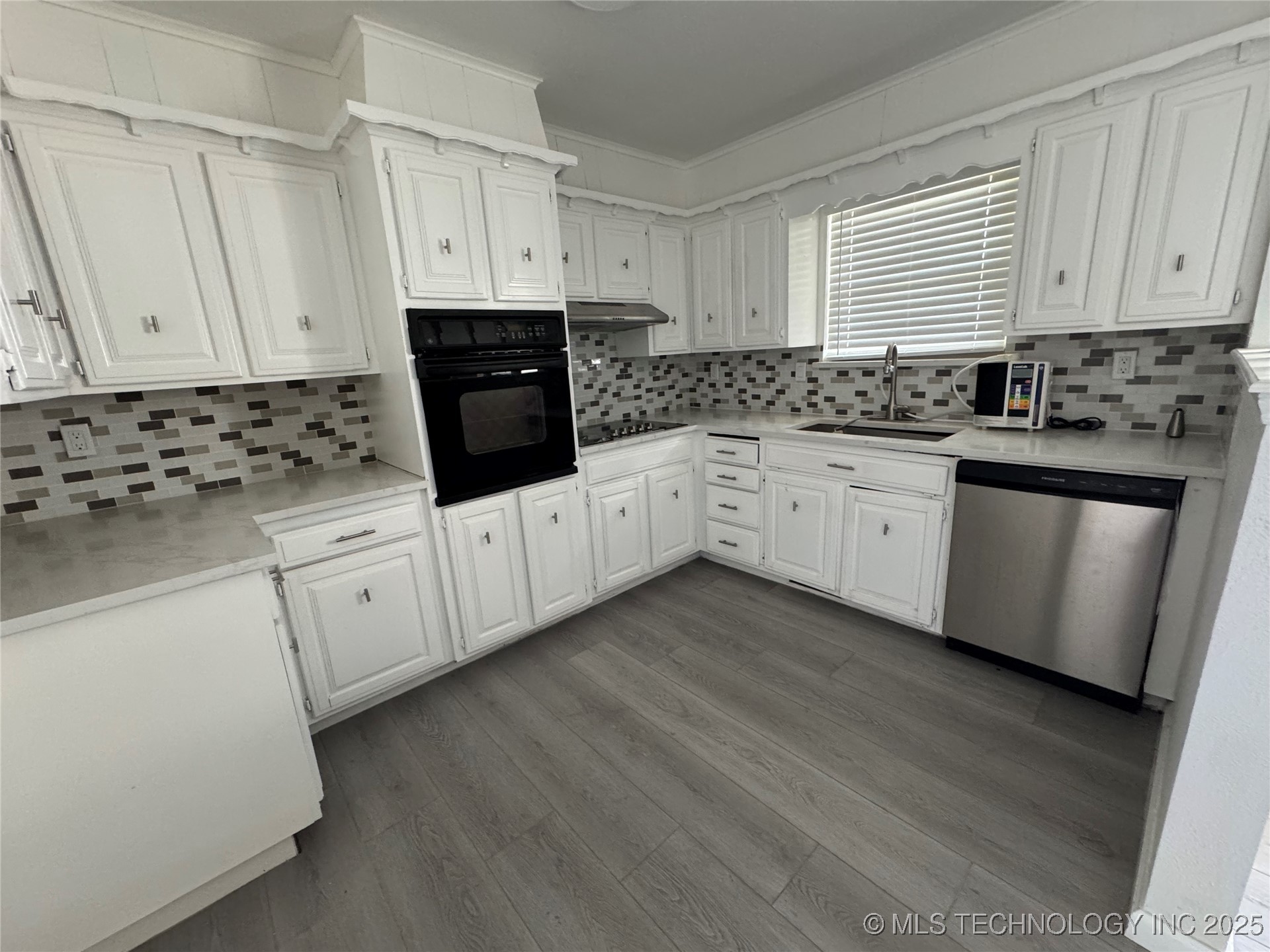 13019 E 27th Place Property Photo 3