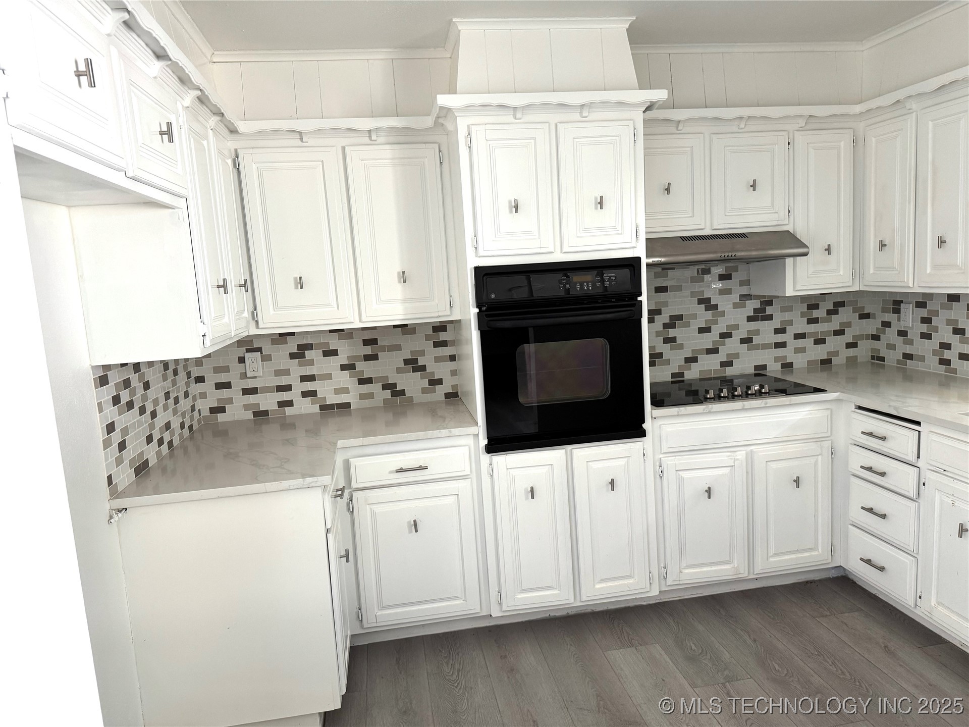 13019 E 27th Place Property Photo 4