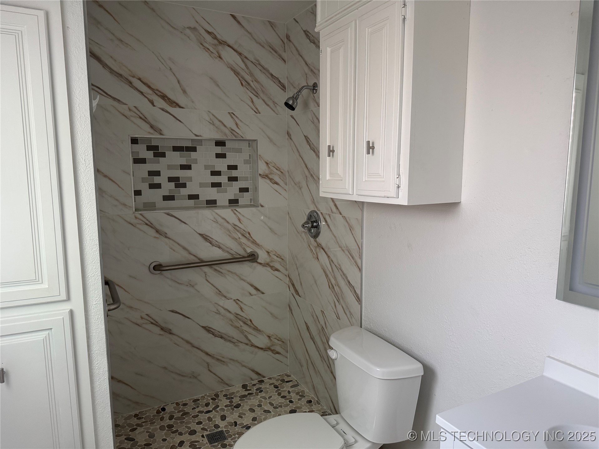 13019 E 27th Place Property Photo 9