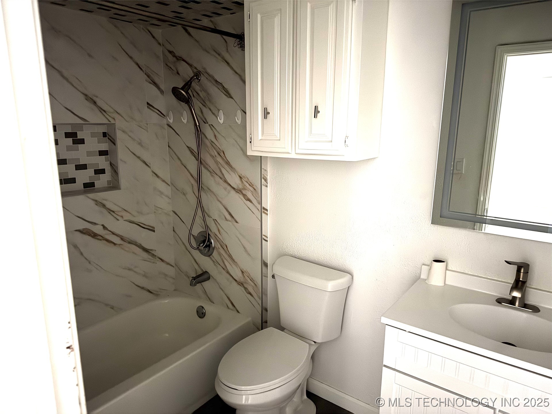 13019 E 27th Place Property Photo 10