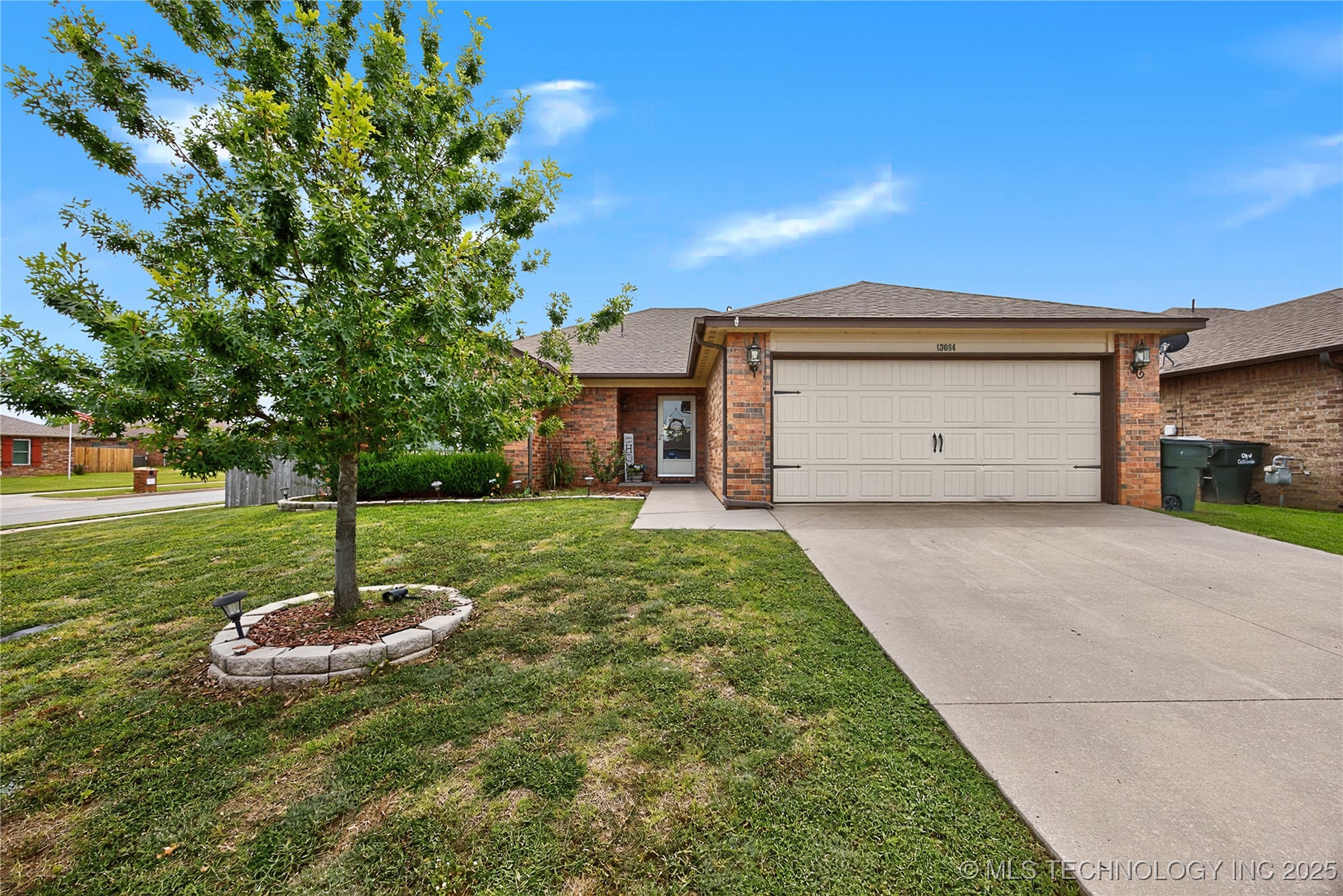 13084 134th Place North E Property Photo 1
