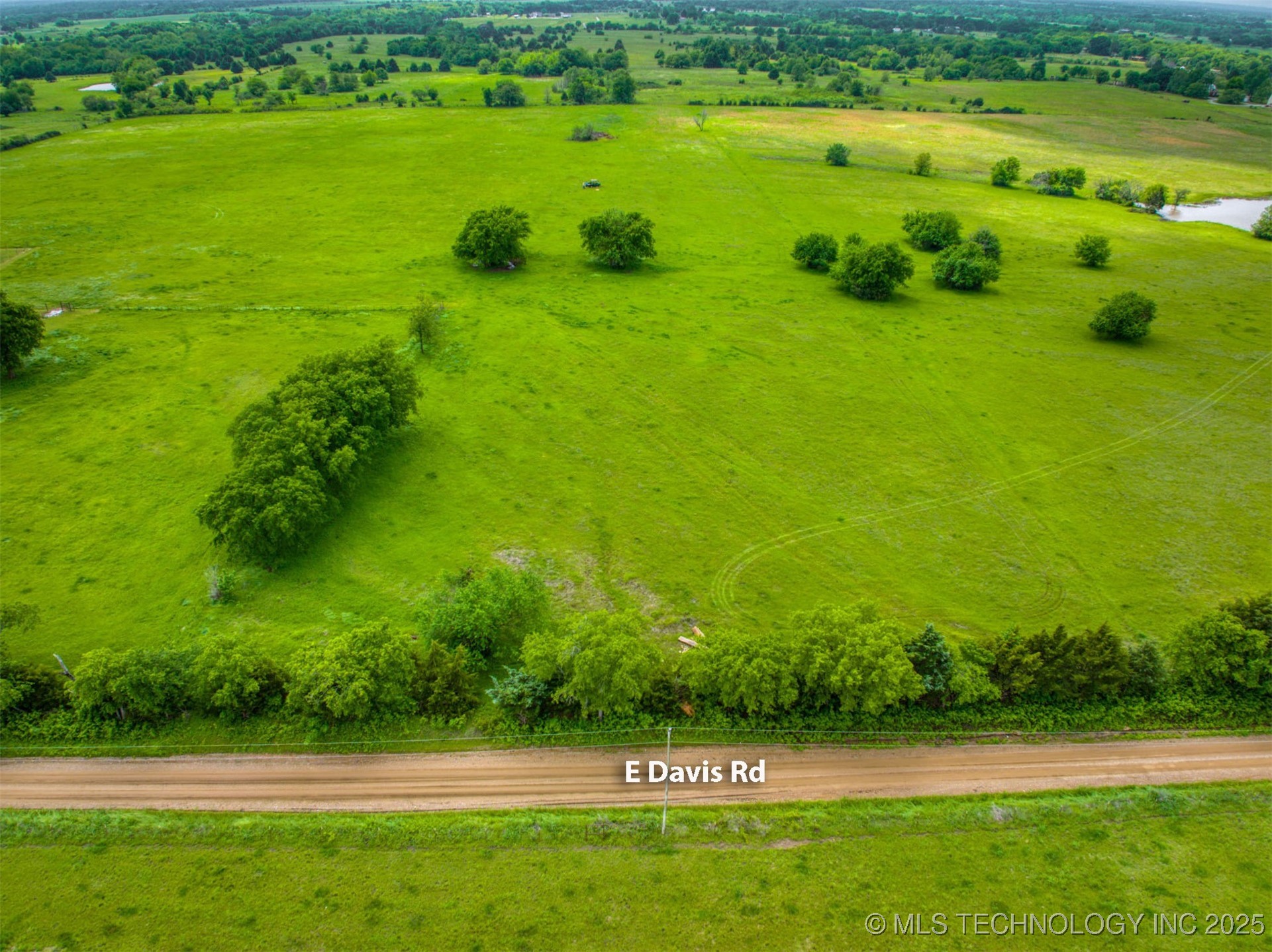 00 E Davis Road Property Photo 4
