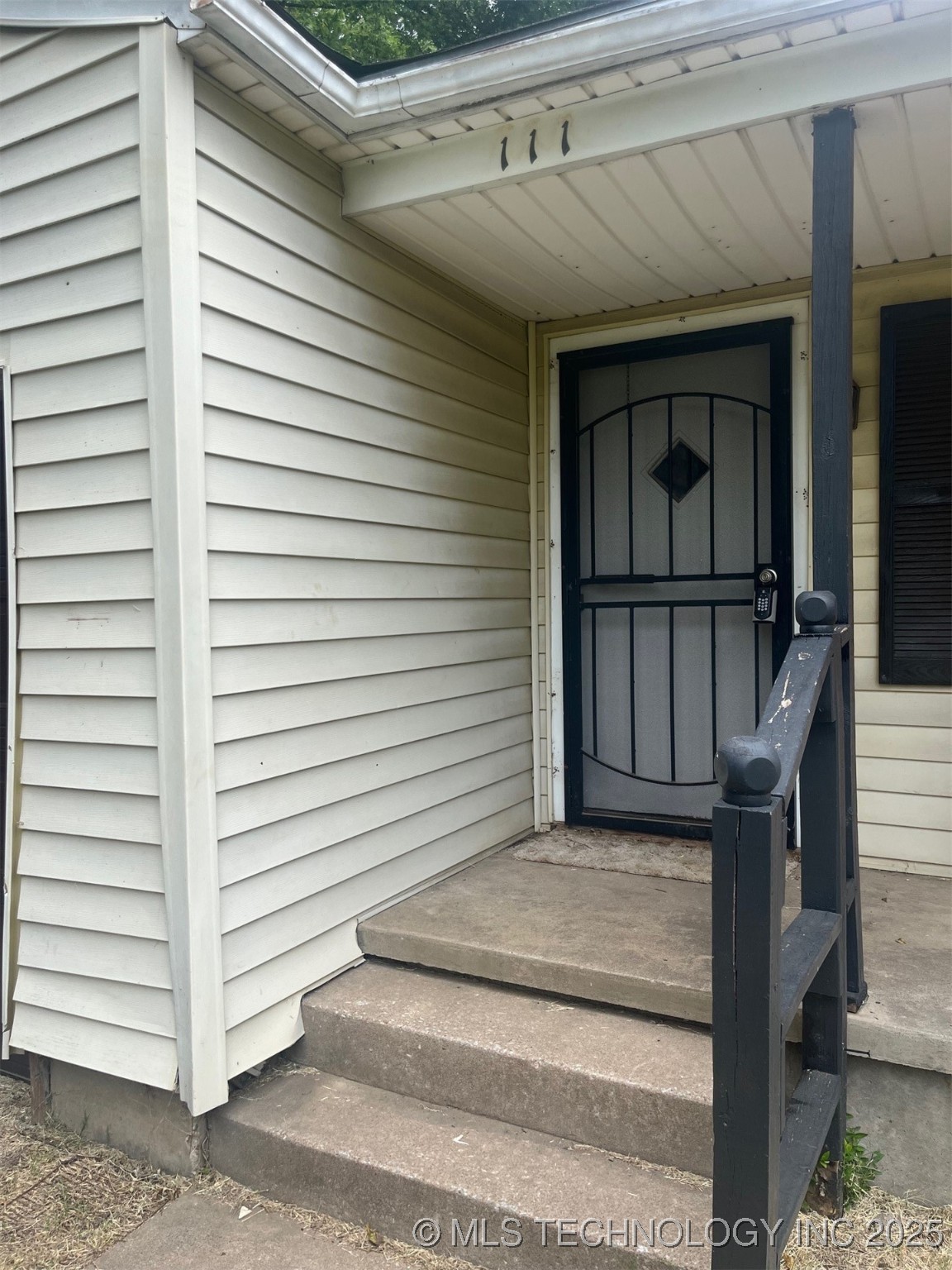 111 E 26th Place N Property Photo 2