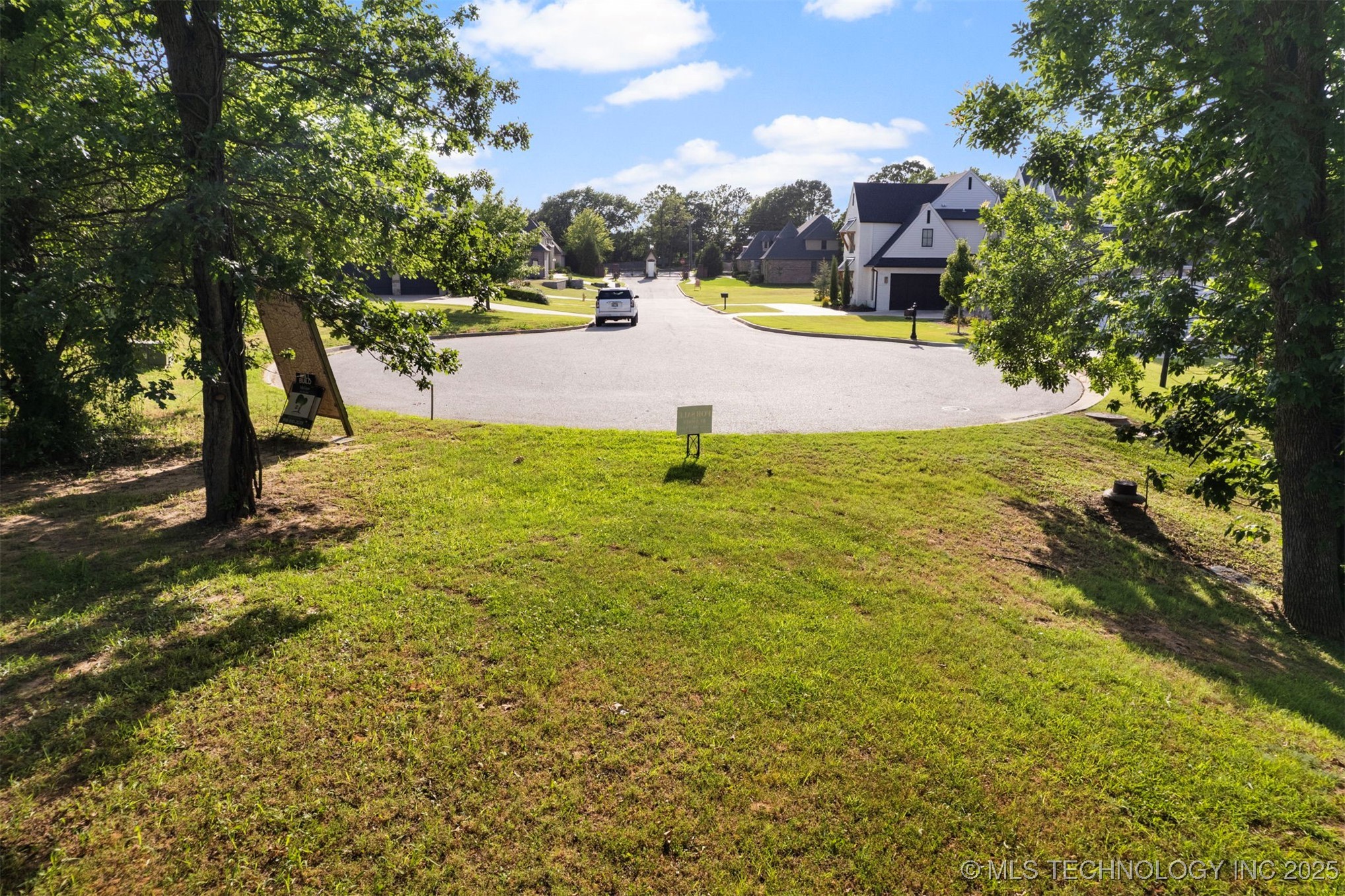 3829 E 103rd Place Property Photo 1