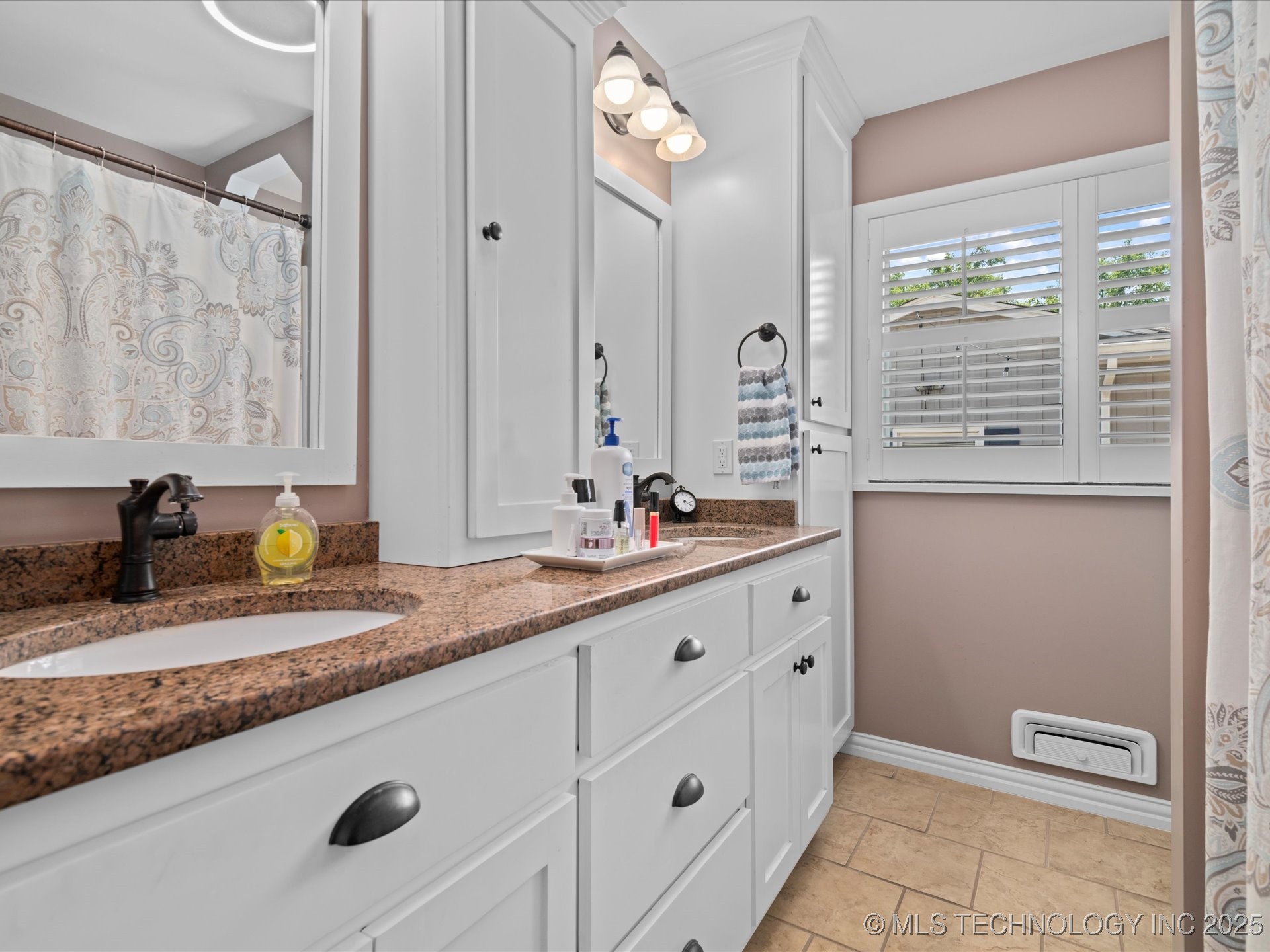 1490 Se Cherokee Place Property Photo 19