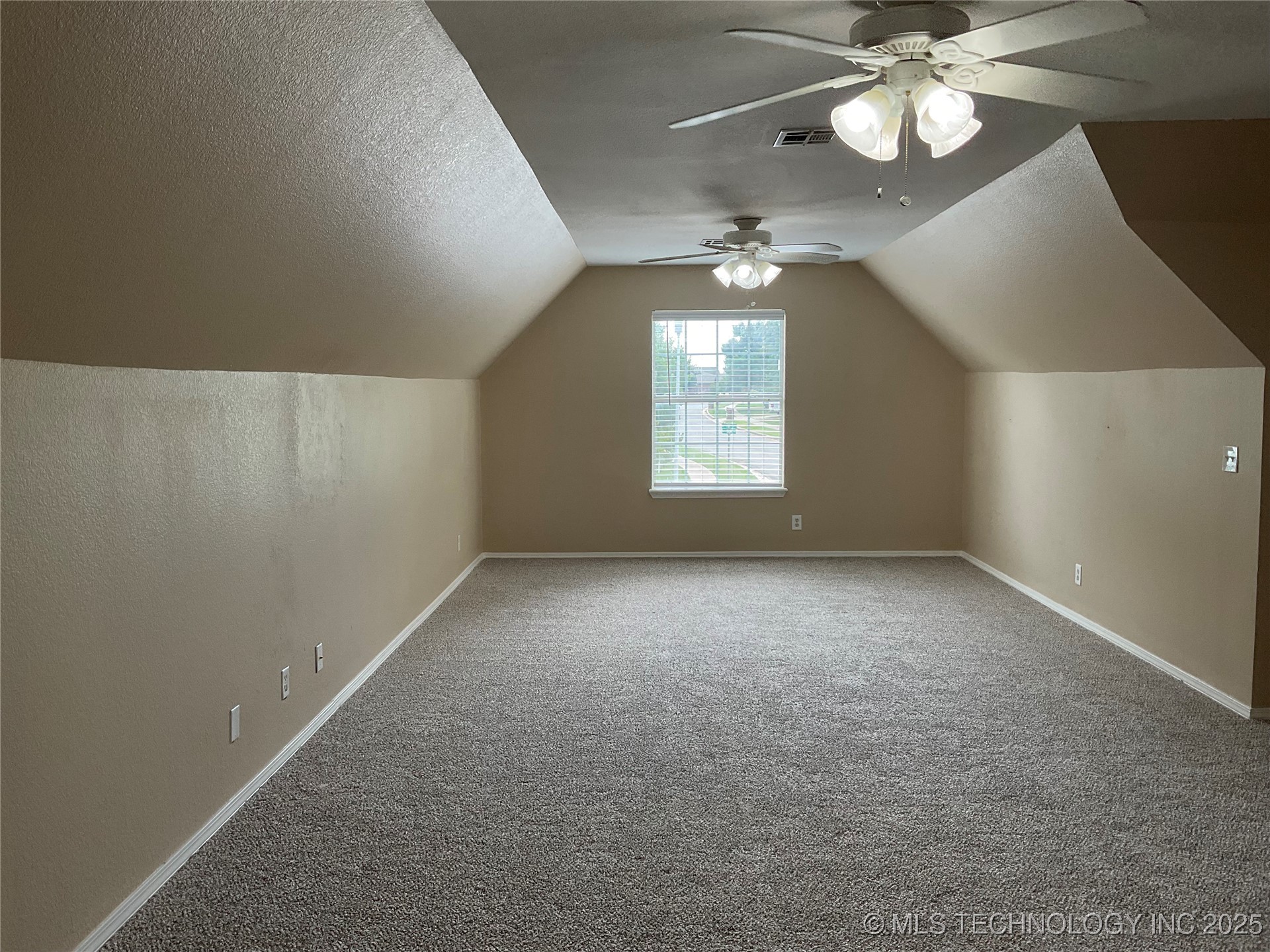11724 S Gum Avenue Property Photo 20