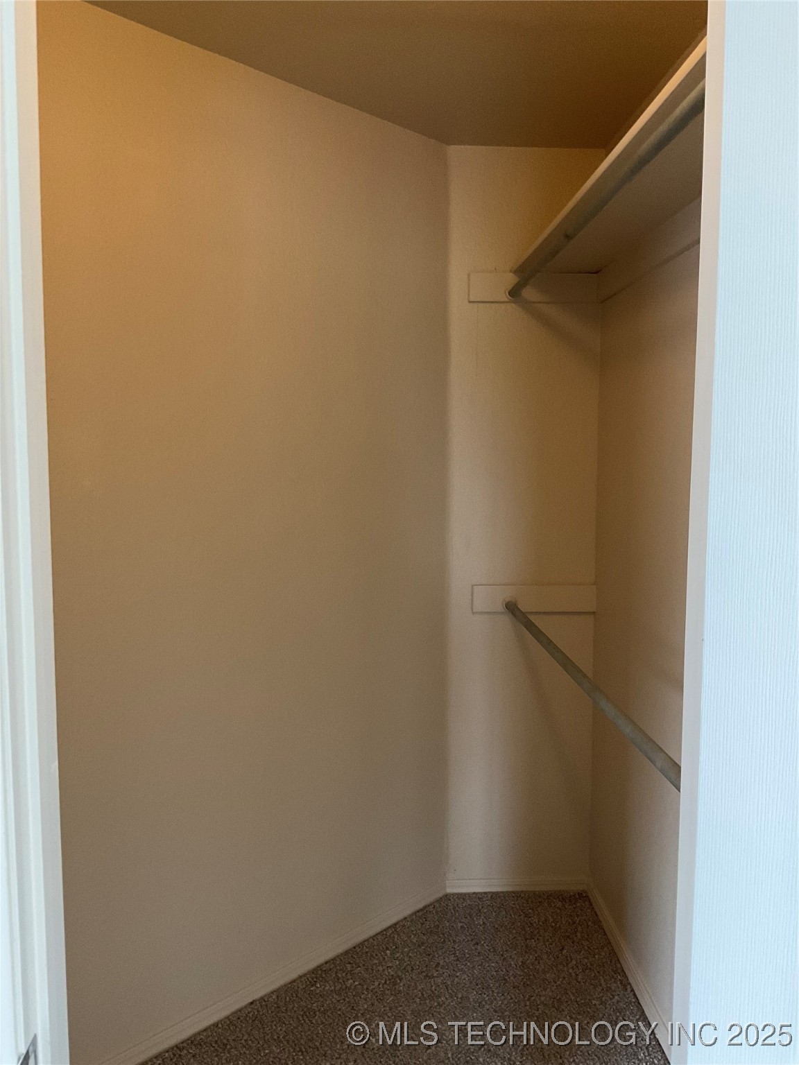 11724 S Gum Avenue Property Photo 25