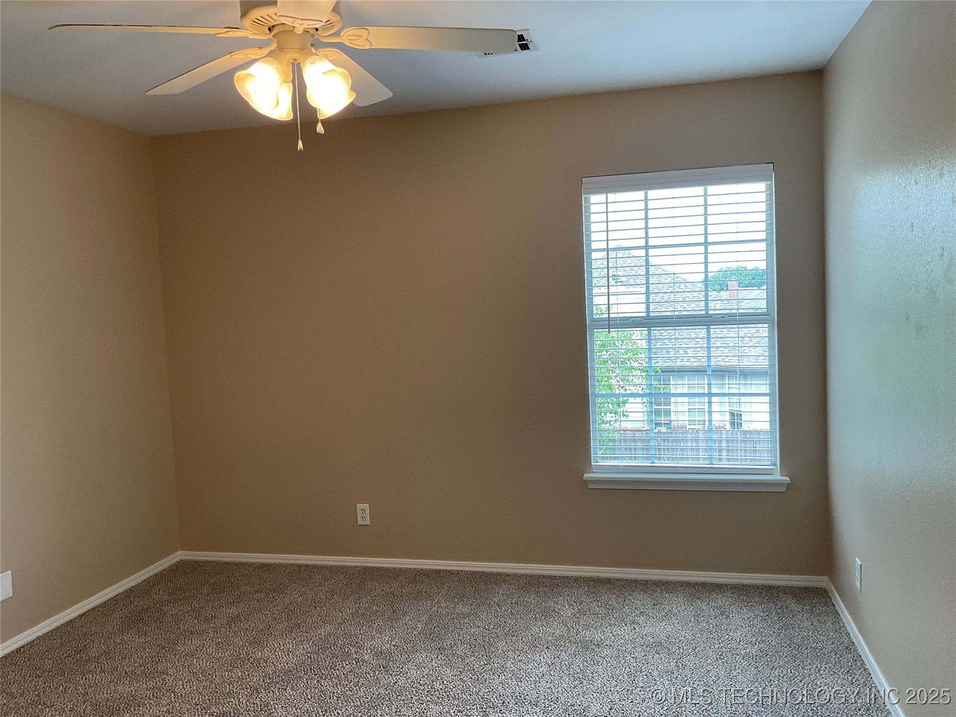 11724 S Gum Avenue Property Photo 28