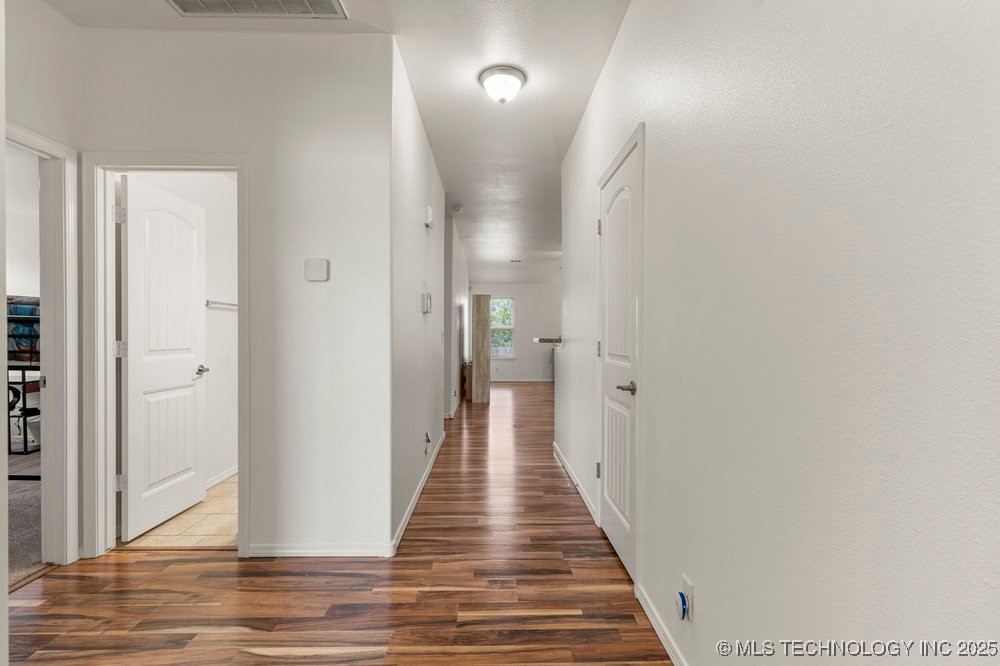 23204 S Jewell Drive Property Photo 4