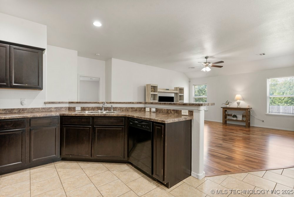 23204 S Jewell Drive Property Photo 6