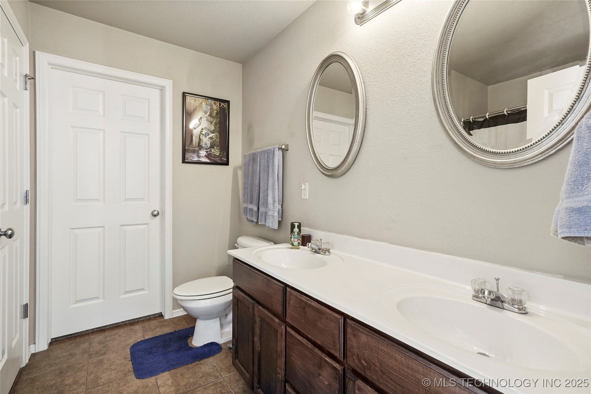 2209 E Fargo Street Property Photo 14