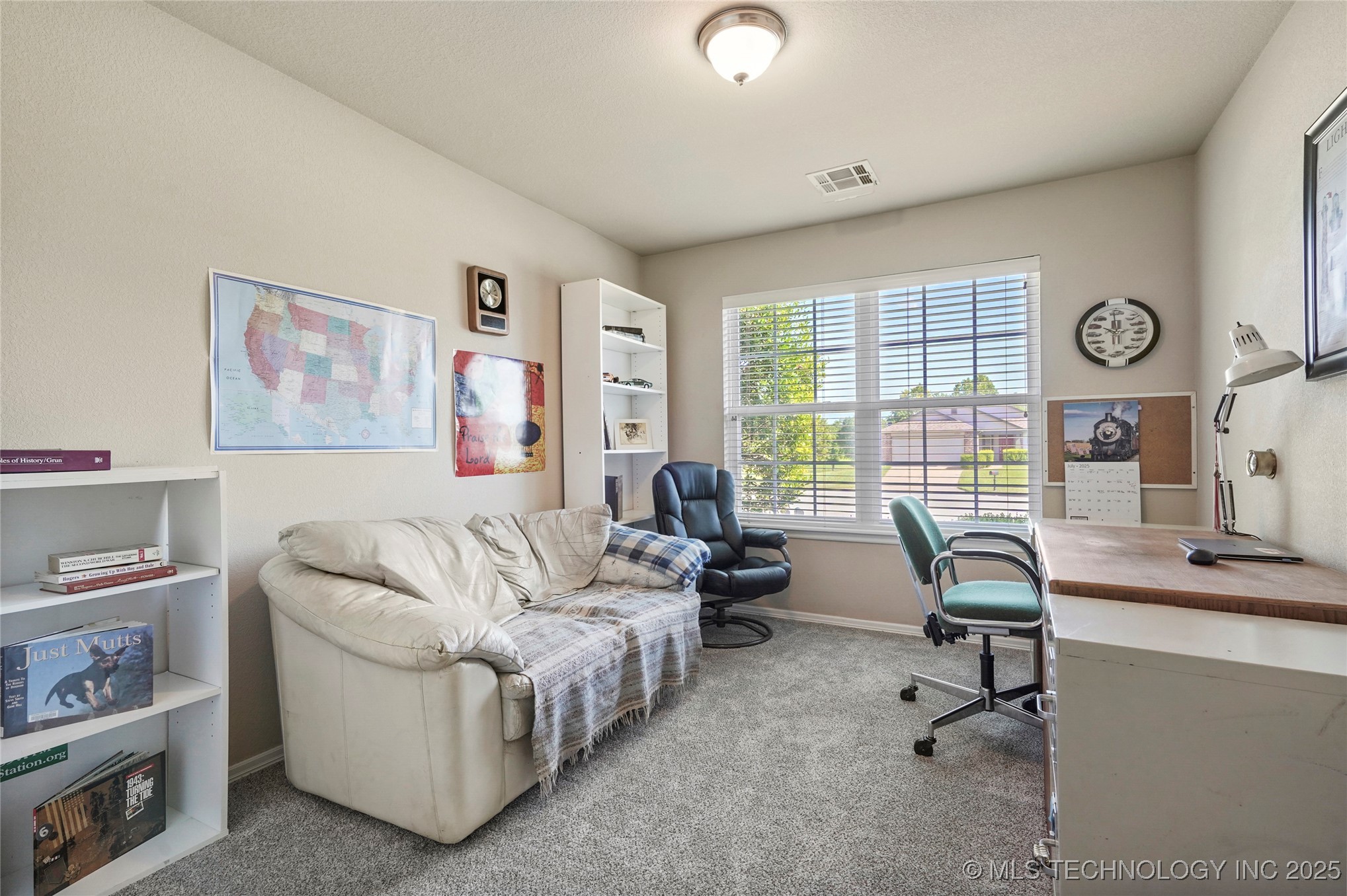 2209 E Fargo Street Property Photo 16