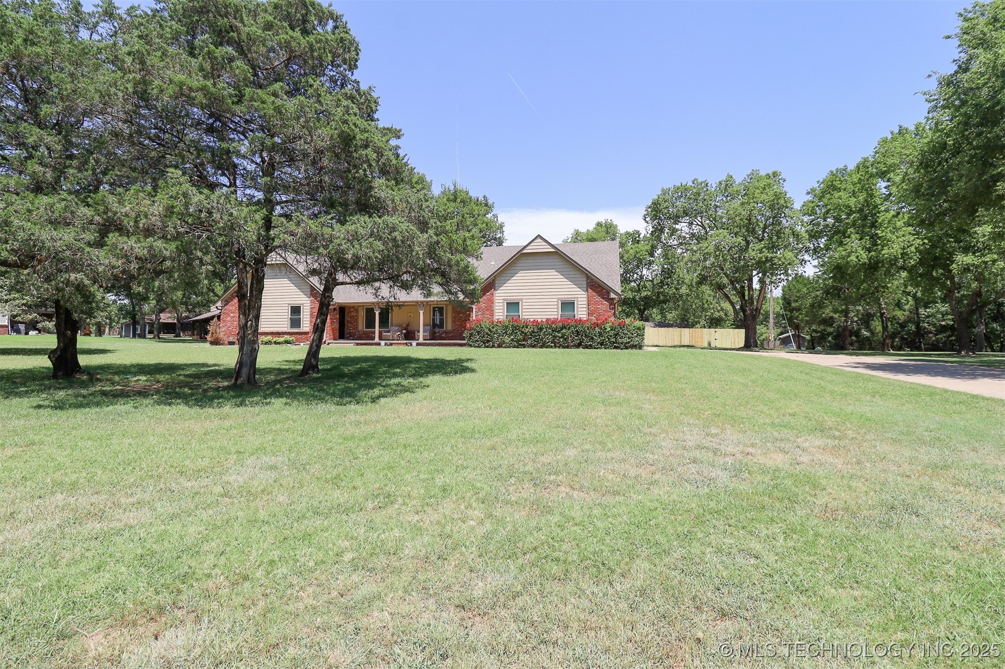 10458 Ashford Court Property Photo 1