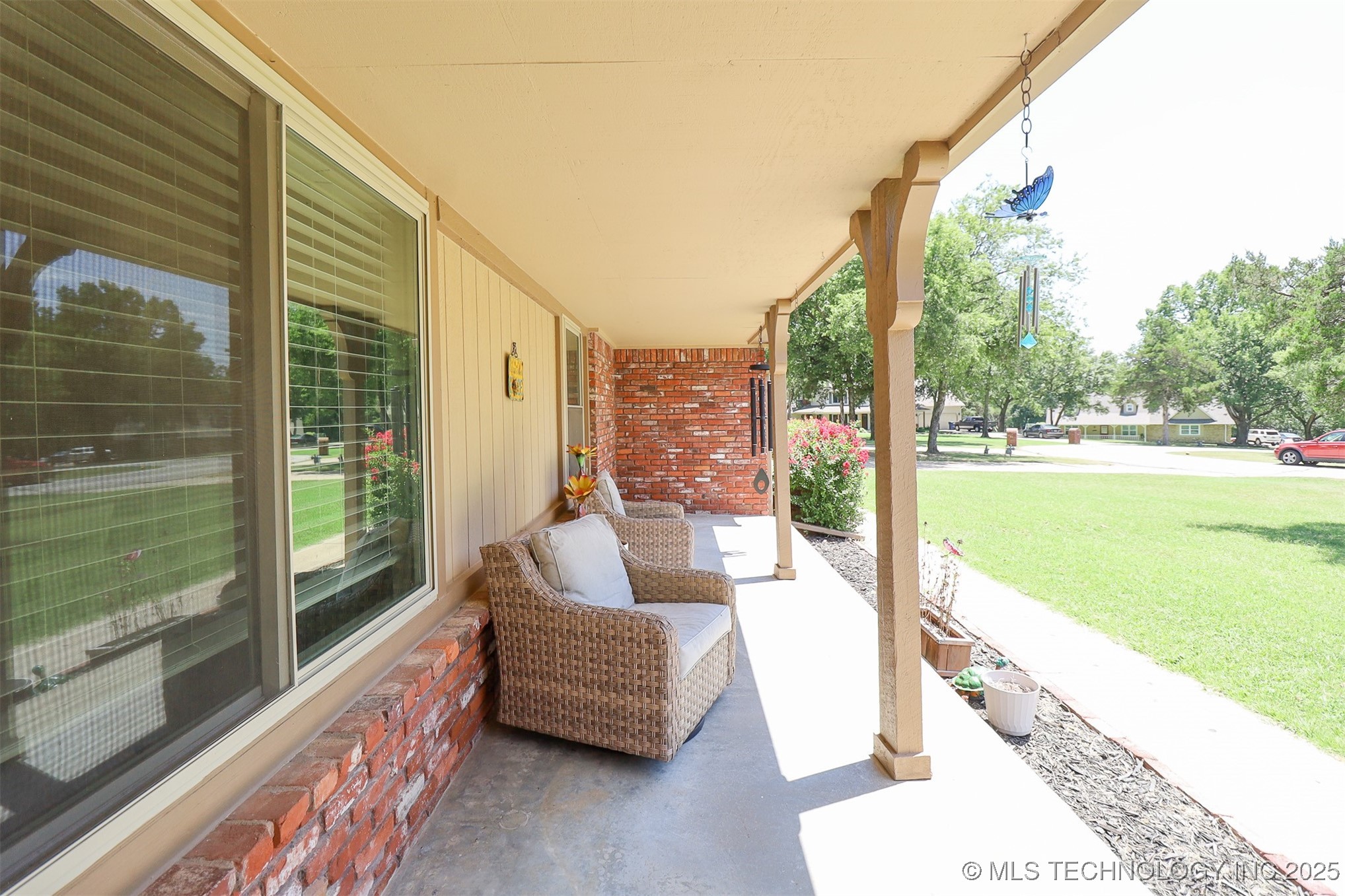 10458 Ashford Court Property Photo 4