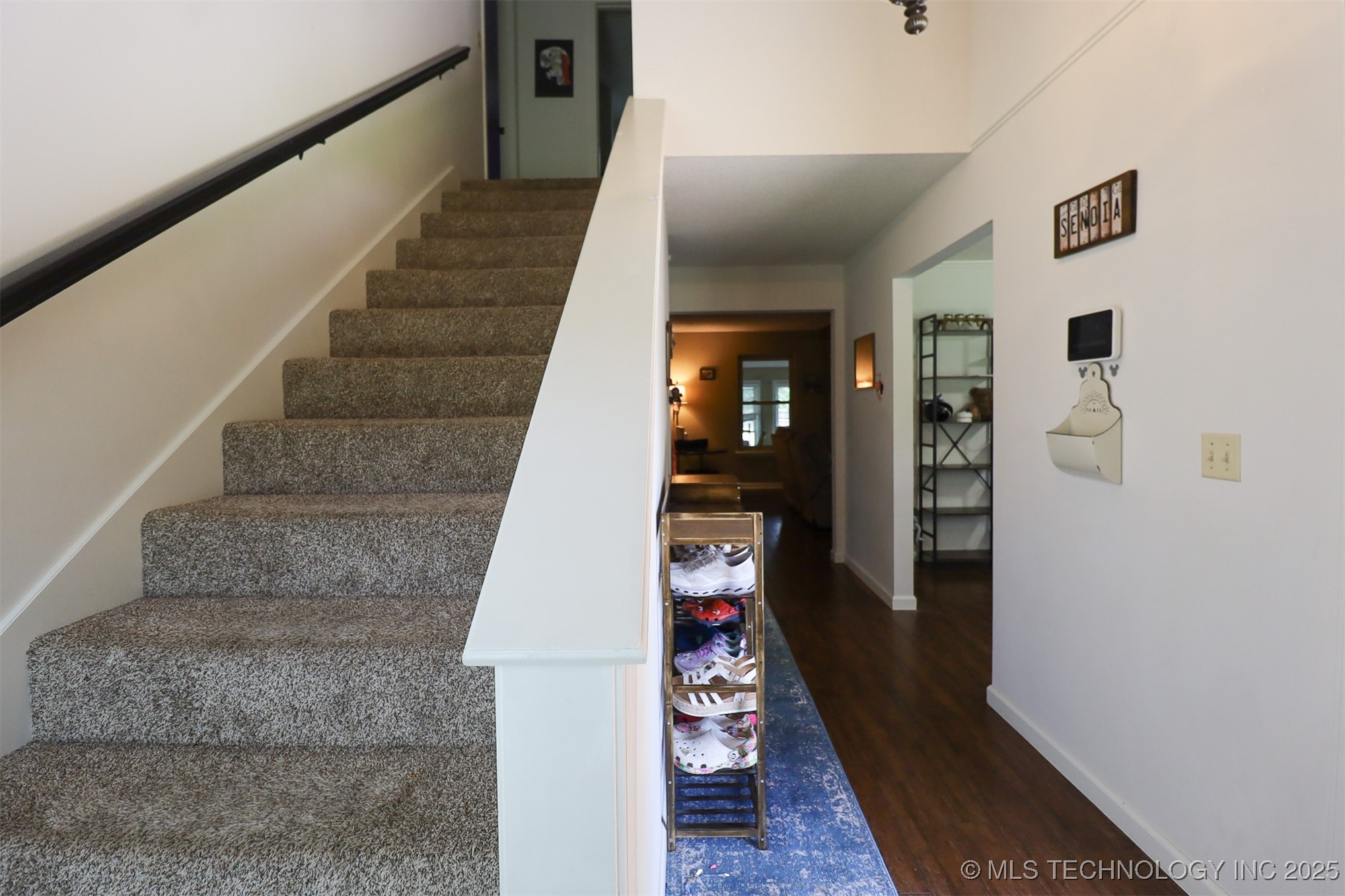10458 Ashford Court Property Photo 5
