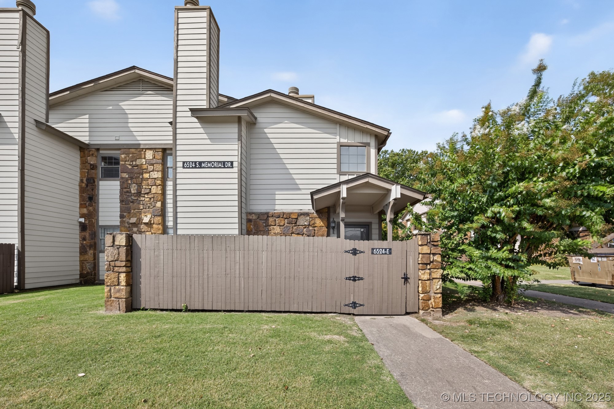 6524 S Memorial Drive 16e Property Photo 1