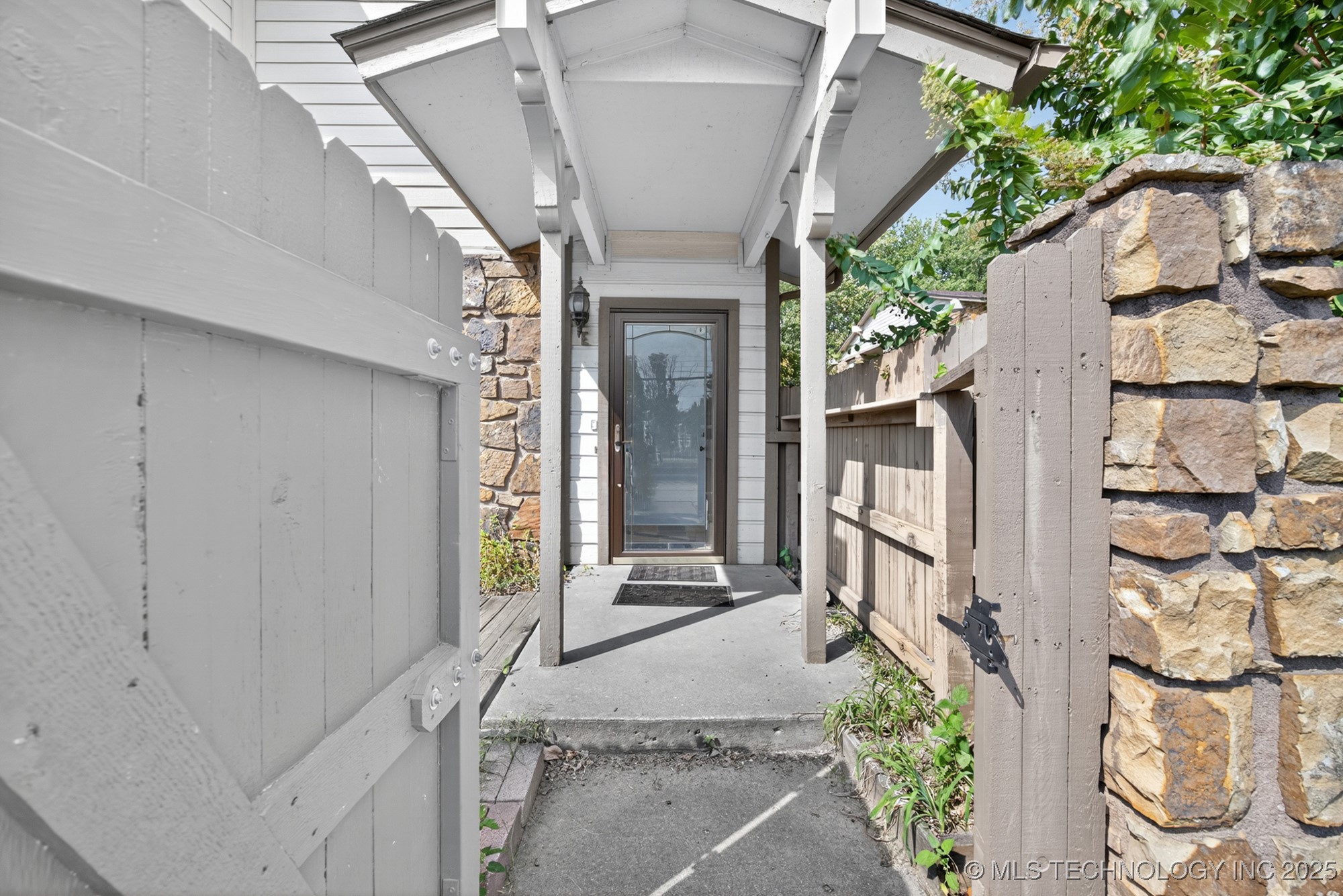 6524 S Memorial Drive 16e Property Photo 3