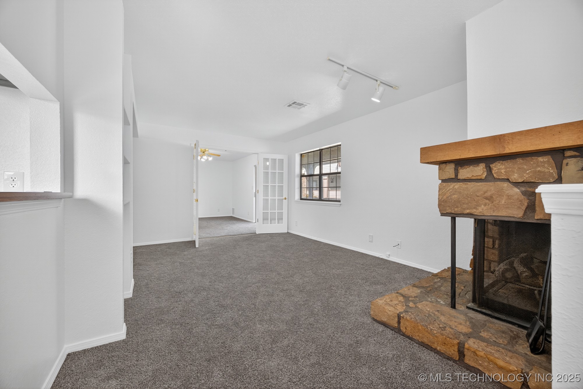 6524 S Memorial Drive 16e Property Photo 8