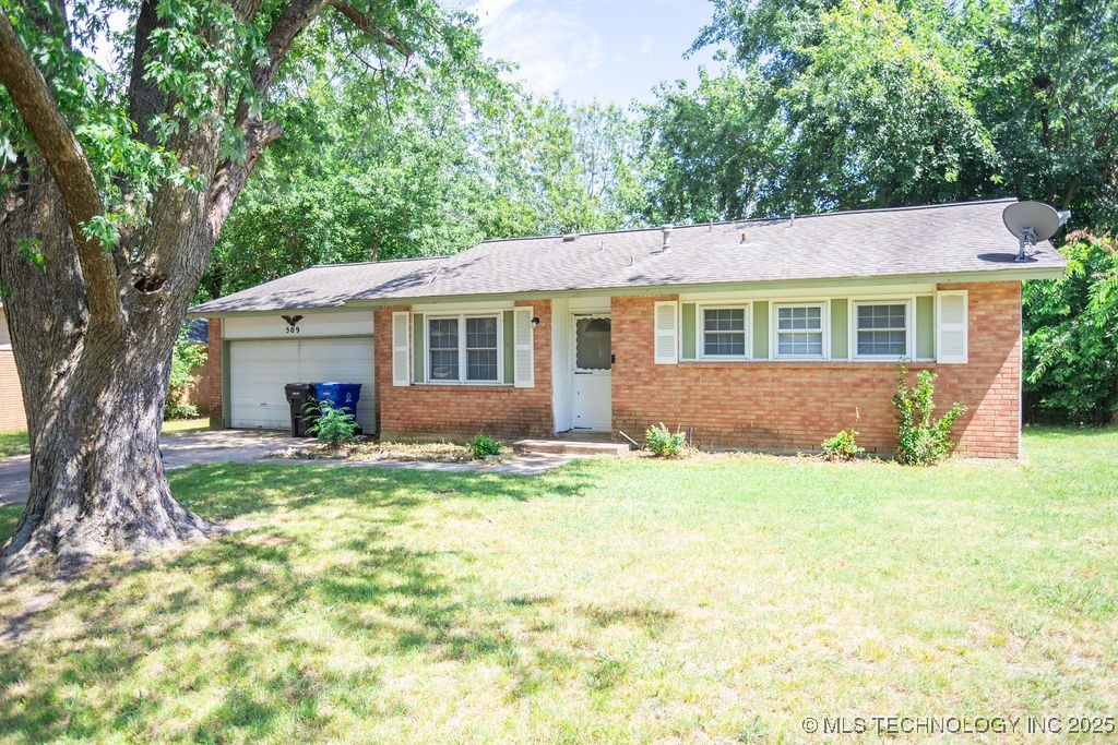 509 N Village Place Property Photo 3