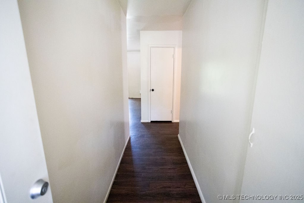 509 N Village Place Property Photo 6