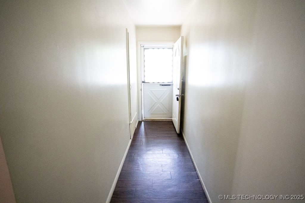 509 N Village Place Property Photo 7