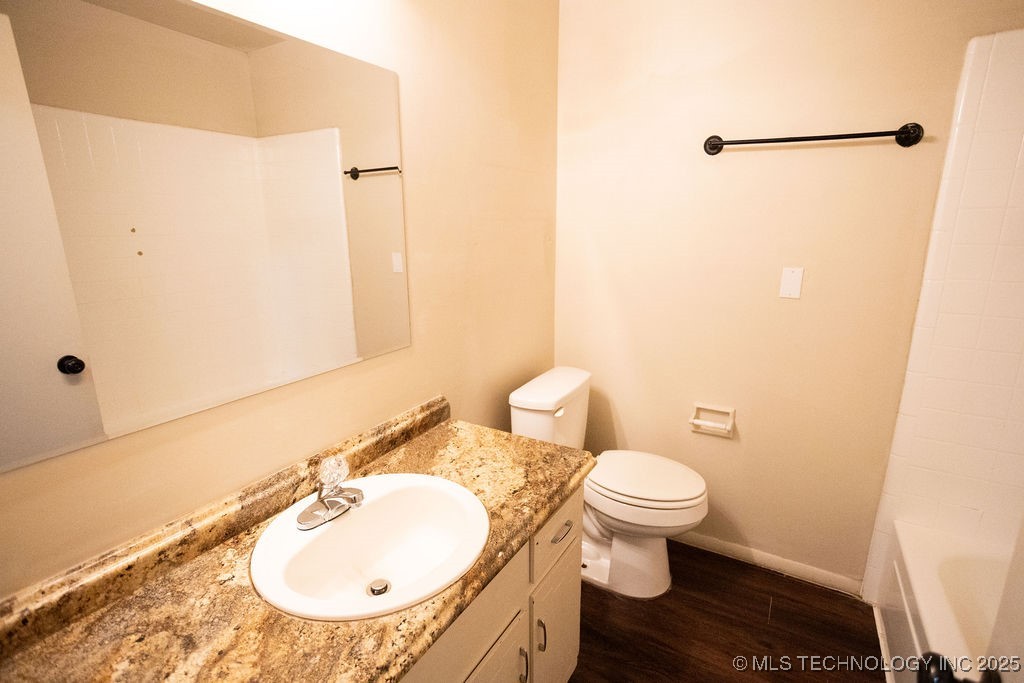 509 N Village Place Property Photo 22