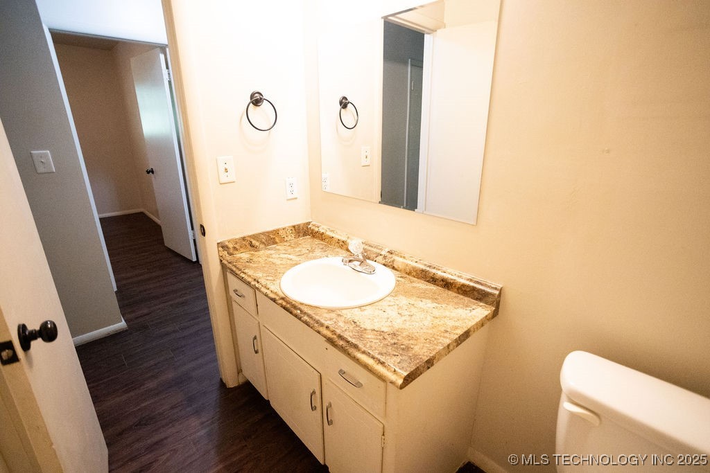 509 N Village Place Property Photo 26