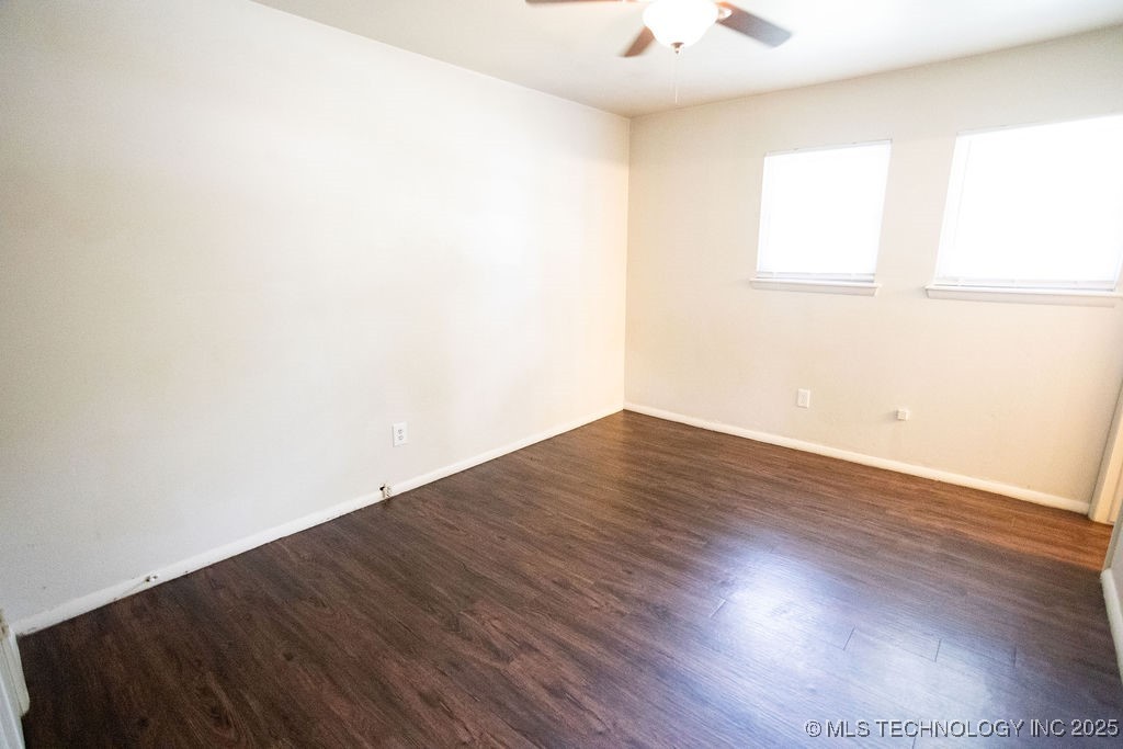 509 N Village Place Property Photo 27