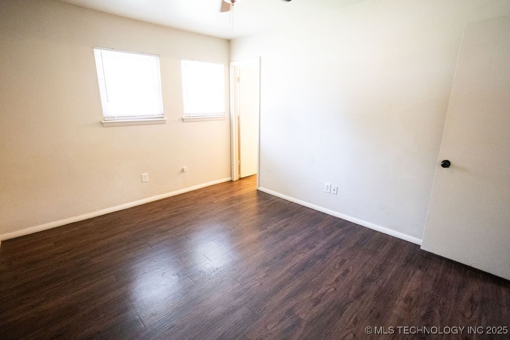 509 N Village Place Property Photo 28