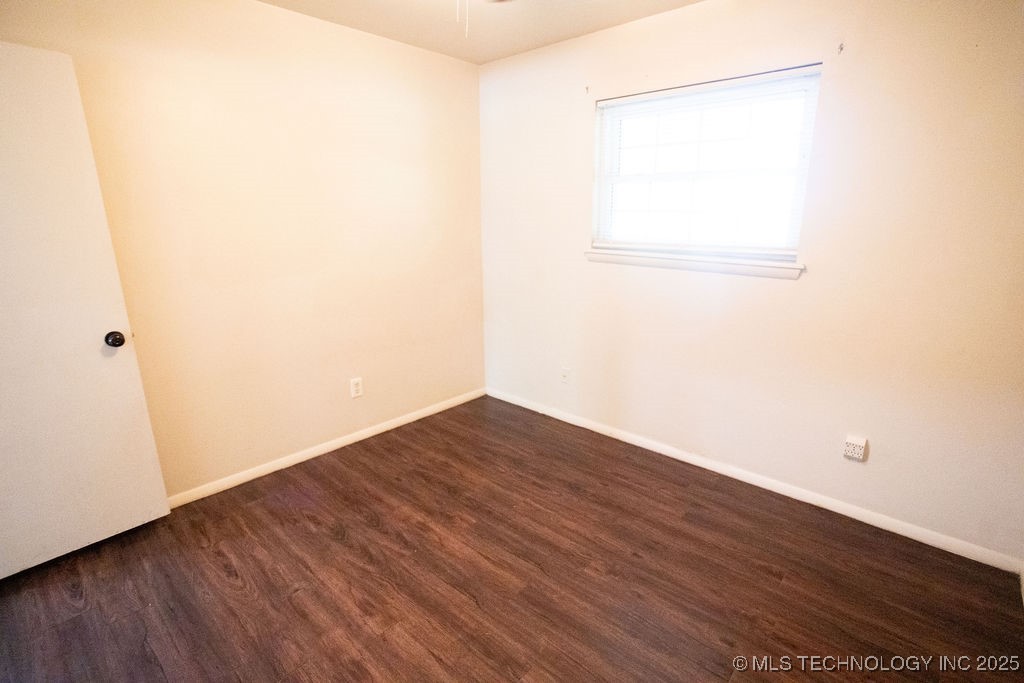 509 N Village Place Property Photo 34