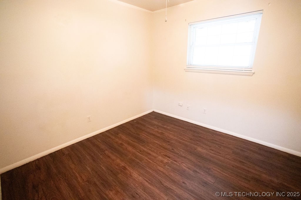 509 N Village Place Property Photo 35