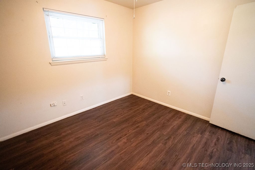 509 N Village Place Property Photo 36
