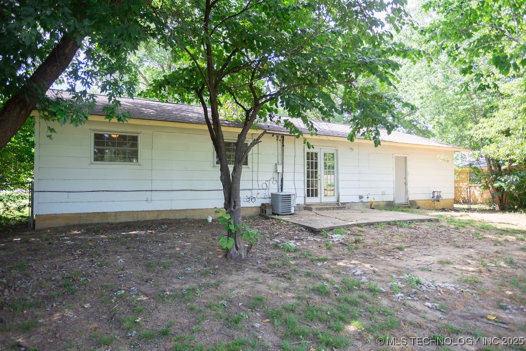 509 N Village Place Property Photo 45