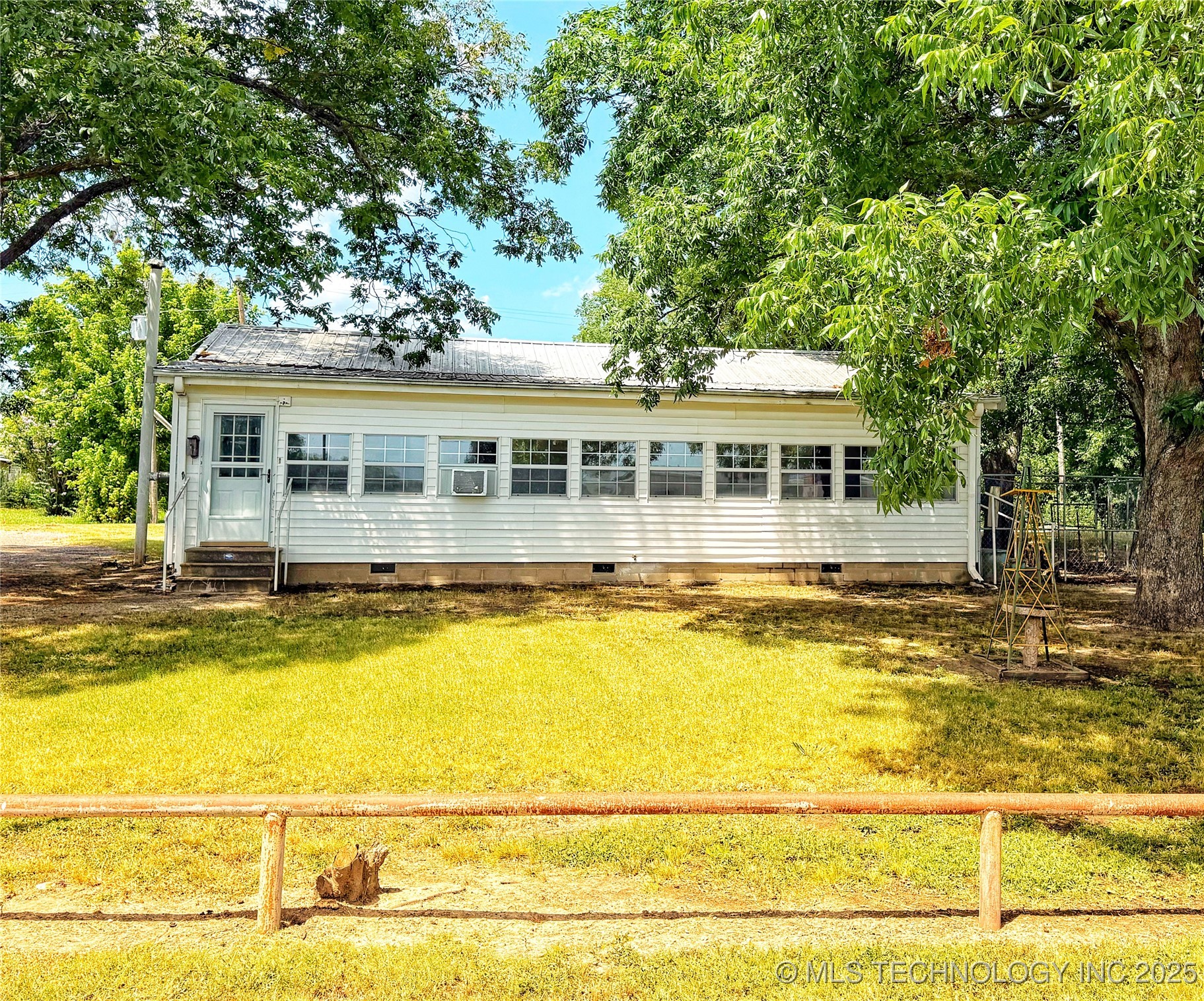 509 E Highway Highway Property Photo