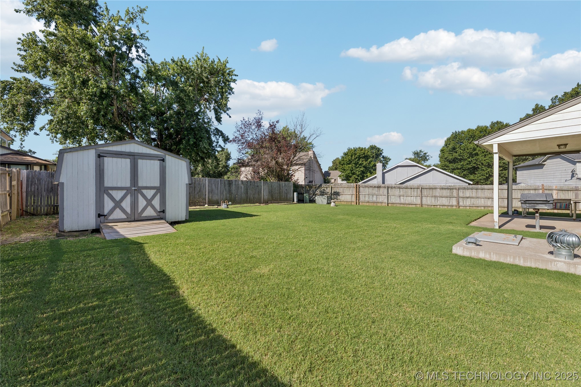 2525 W Ithica Street Property Photo 28