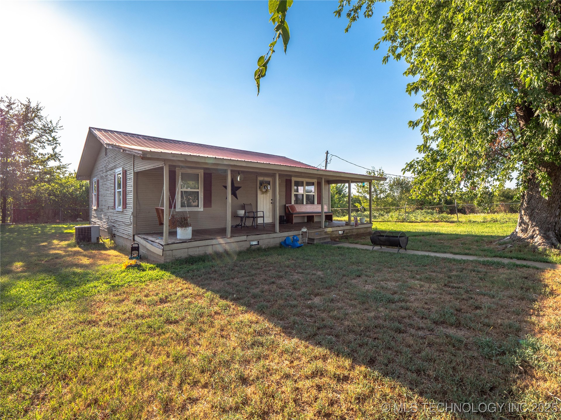 419000 E 1110 Road Property Photo 1