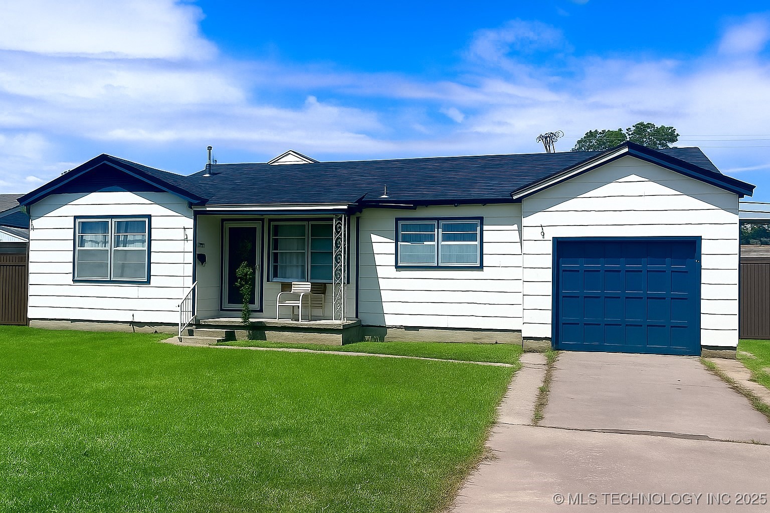 2305 S Osage Drive Property Photo 1