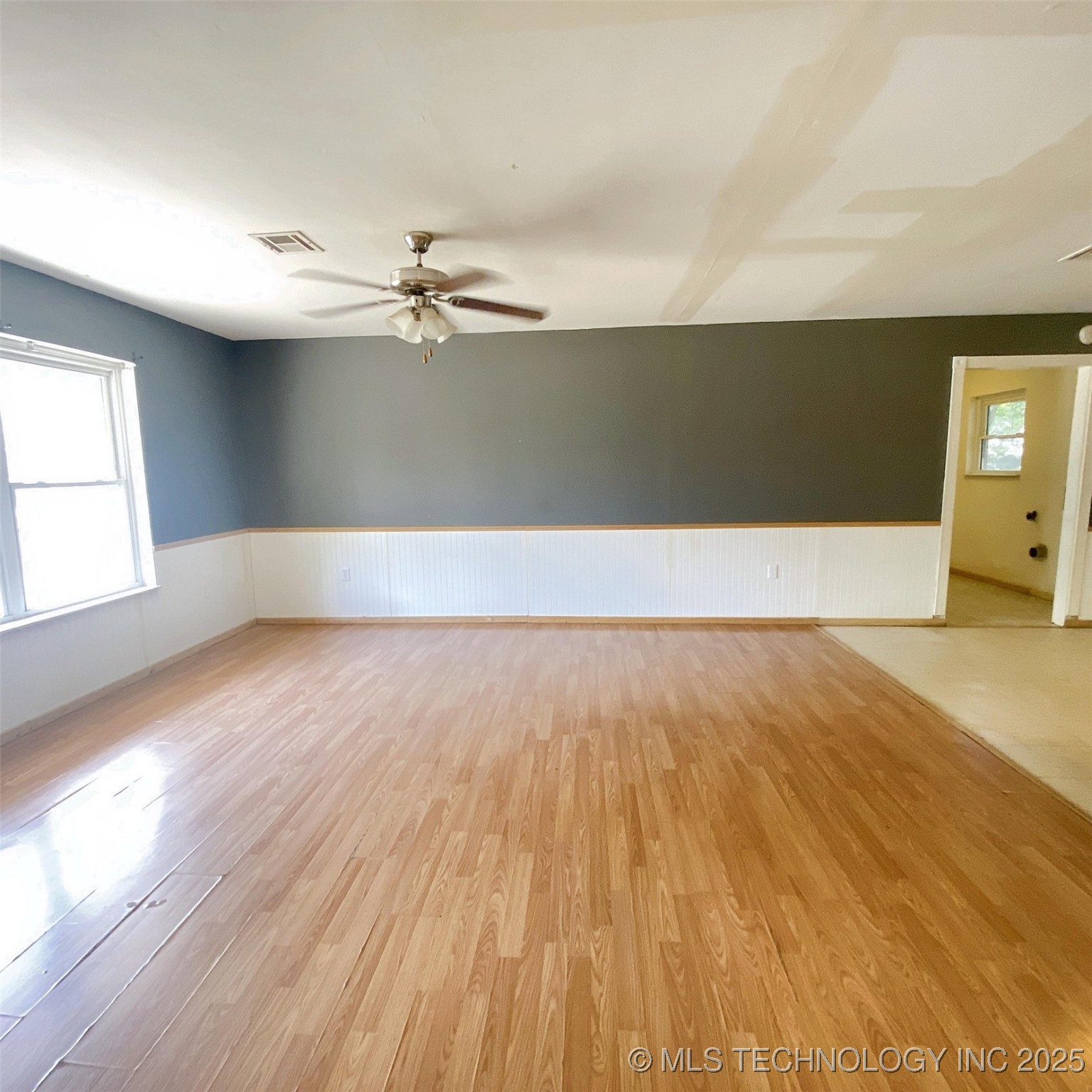 1648 Louise Street Property Photo 3