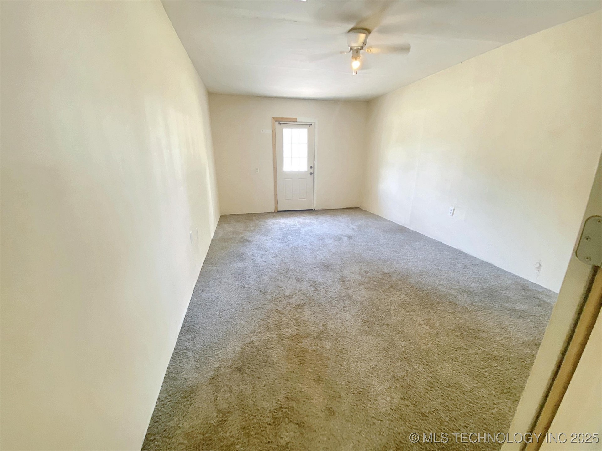 1648 Louise Street Property Photo 18