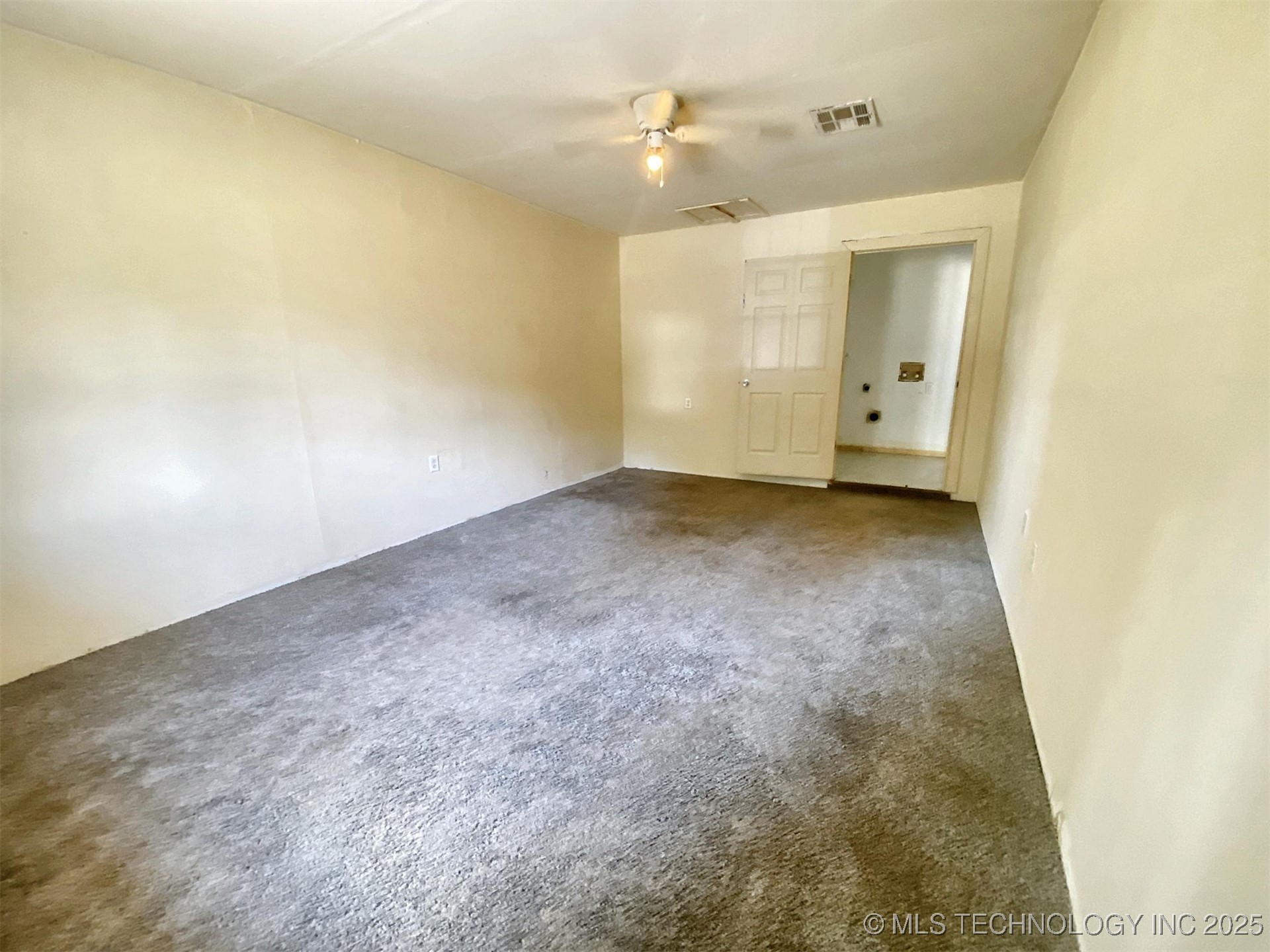 1648 Louise Street Property Photo 19