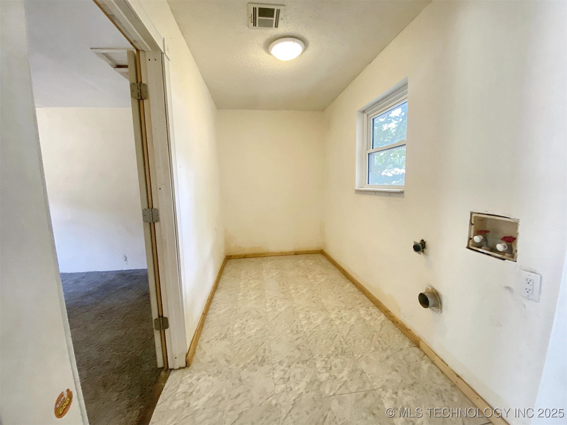 1648 Louise Street Property Photo 20